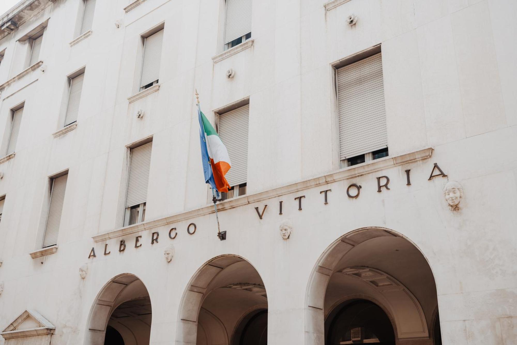 Hotel Vittoria Brescia Exterior foto